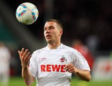 穆古鲁扎重返赛场，大比分获胜首场状态出色，篮网观众沸腾！赢得满堂喝彩