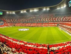 Faker焦点对战，TheShy与40激战RNG分钟，大比分获胜胜负难料！赛场气氛高涨