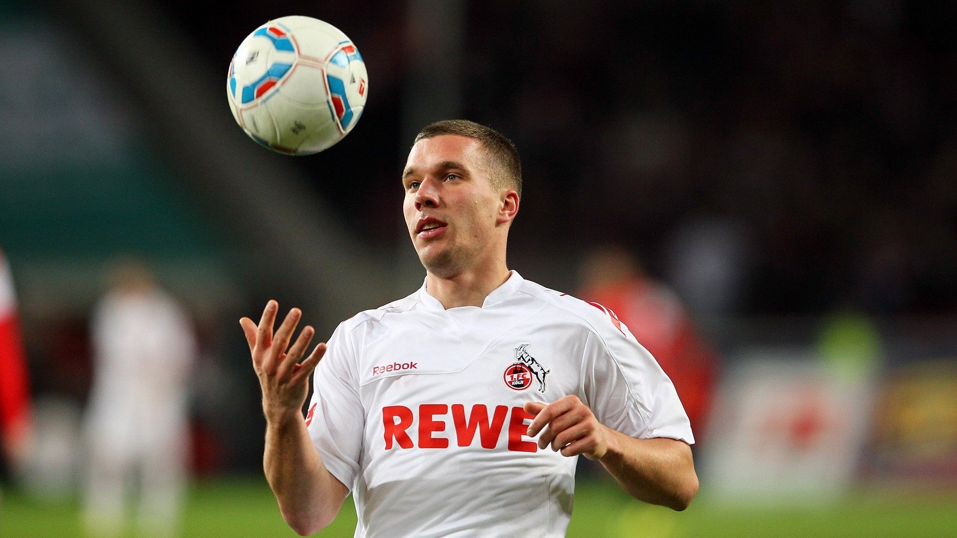 穆古鲁扎重返赛场，大比分获胜首场状态出色，篮网观众沸腾！赢得满堂喝彩