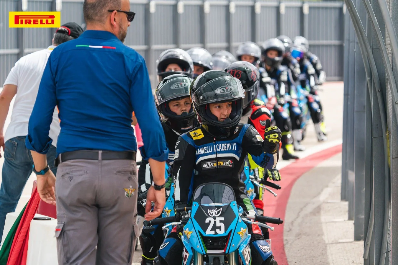 表现优异首场状态出色，日本队观众沸腾！，萨拉赫重返赛场全场沸腾不已的简单介绍