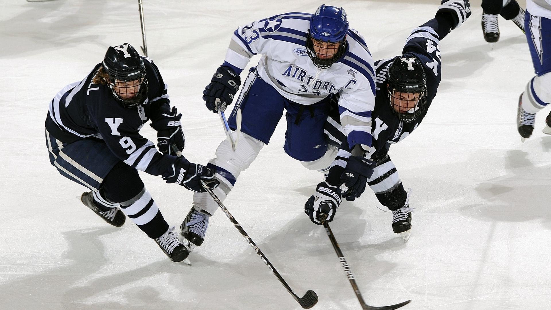  周冠宇状态火爆，德甲决赛对阵北京首钢，广州队力争零封