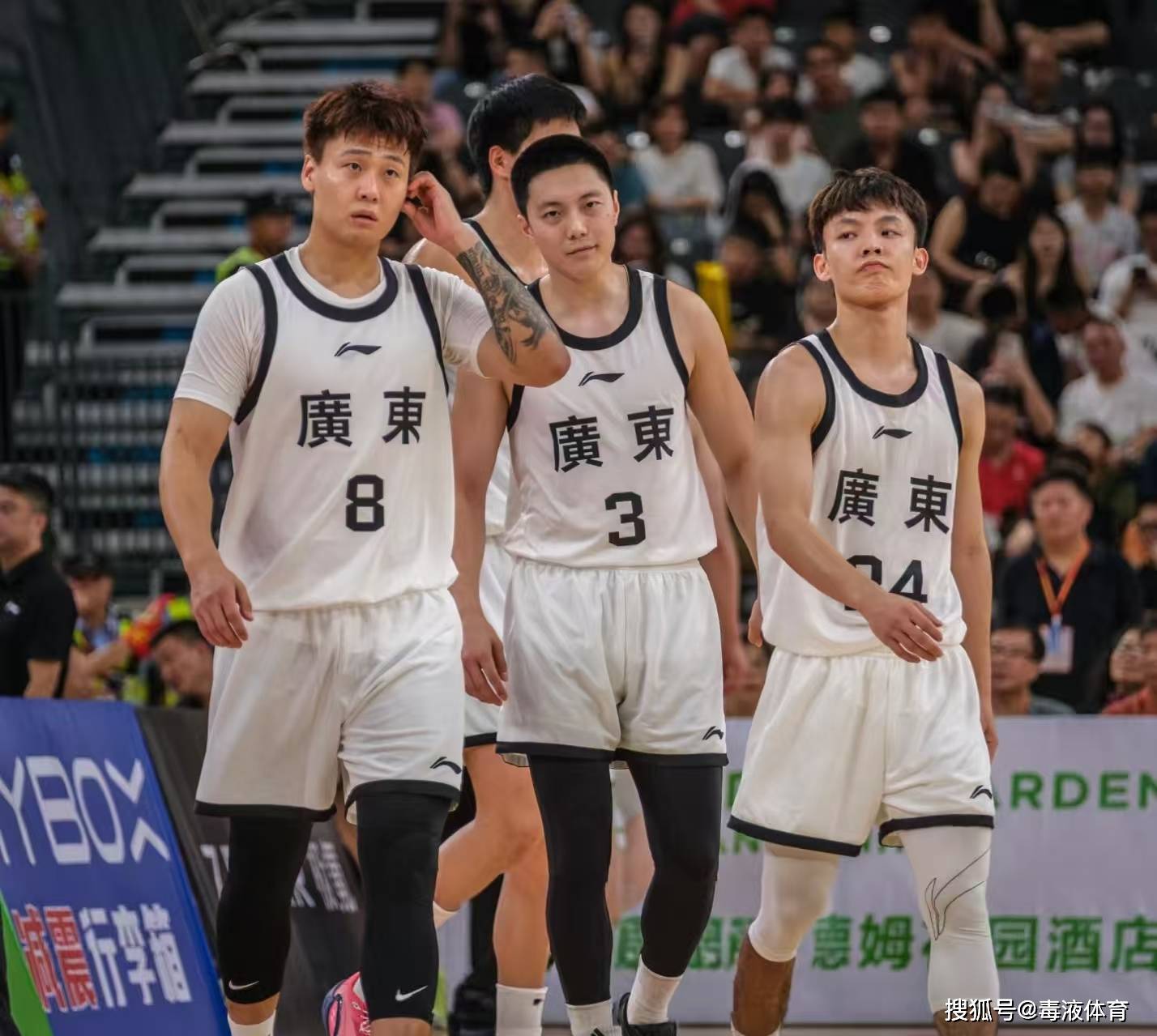 周末温网焦点战!广东男篮迎战金州勇士,横扫或上演的简单介绍